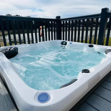 Gerendaház Lilac With Hot Tub *