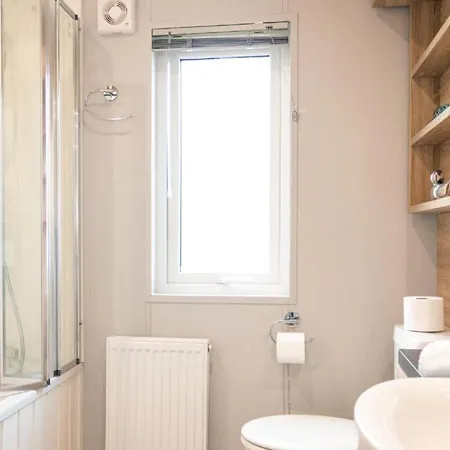 Lilac With Hot Tub York